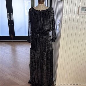 Melissa Masse- Elegant Black Pleated Maxi Dress